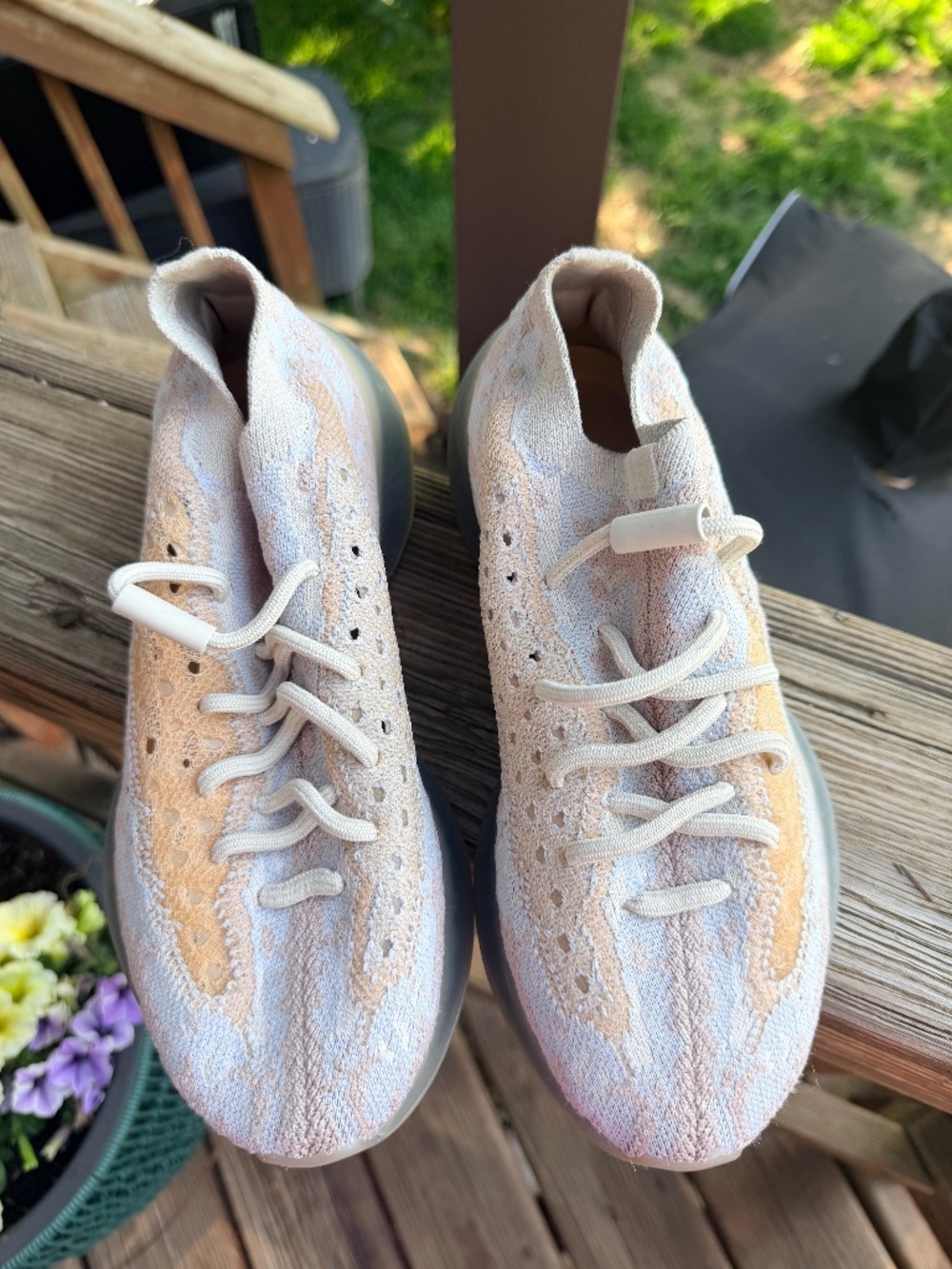 Yeezy 380 Pepper Women’s 8 Men’s 6.5